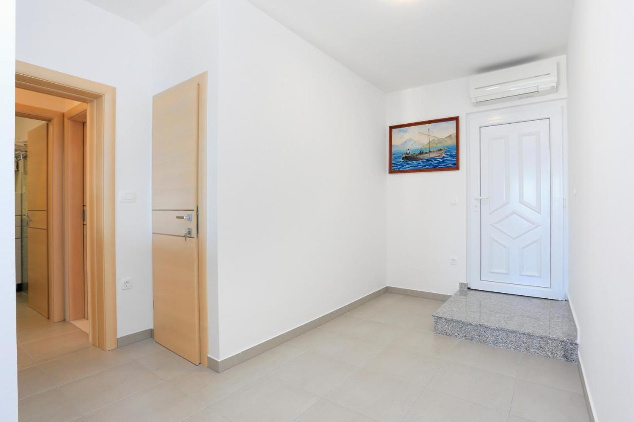 Apartments By The Sea Duce, Omis - 2737 Buitenkant foto